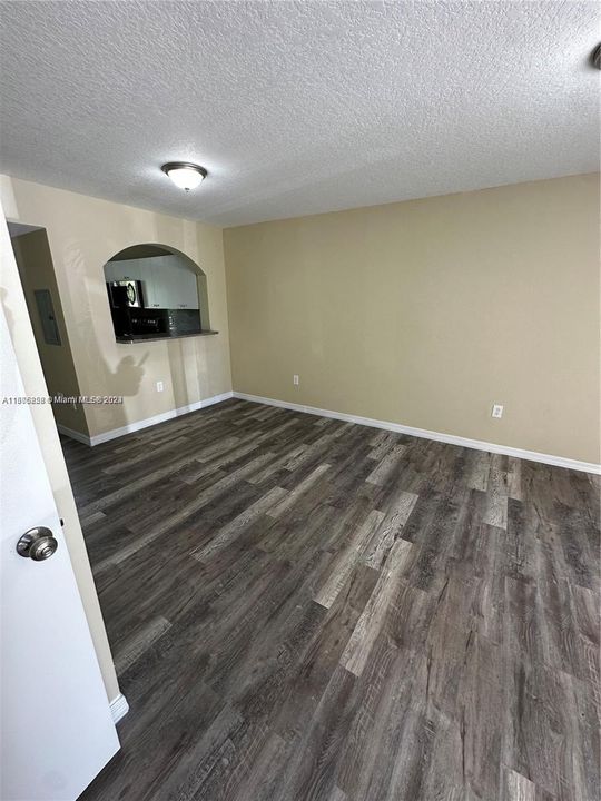 Active With Contract: $1,950 (2 beds, 2 baths, 822 Square Feet)