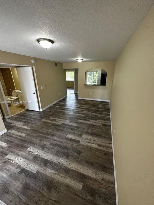 Active With Contract: $1,950 (2 beds, 2 baths, 822 Square Feet)