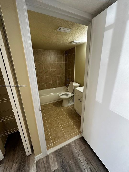 Active With Contract: $1,950 (2 beds, 2 baths, 822 Square Feet)