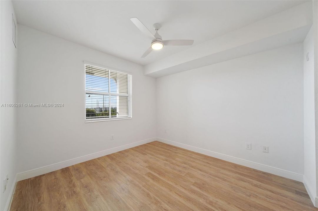 Active With Contract: $2,121 (1 beds, 1 baths, 778 Square Feet)