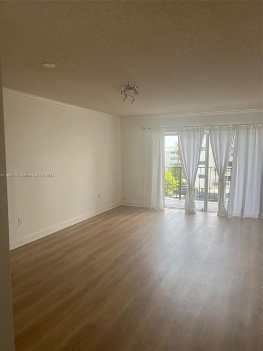 Recently Rented: $1,825 (1 beds, 1 baths, 662 Square Feet)