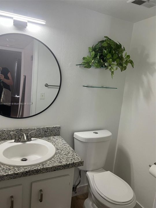 1/2 bathroom