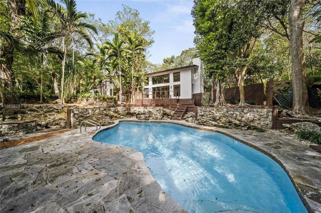 En Venta: $2,649,000 (4 camas, 3 baños, 4480 Pies cuadrados)