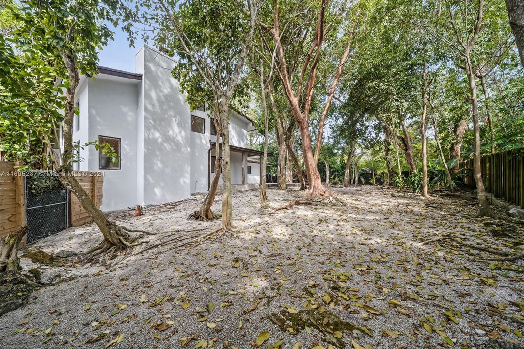 En Venta: $2,649,000 (4 camas, 3 baños, 4480 Pies cuadrados)