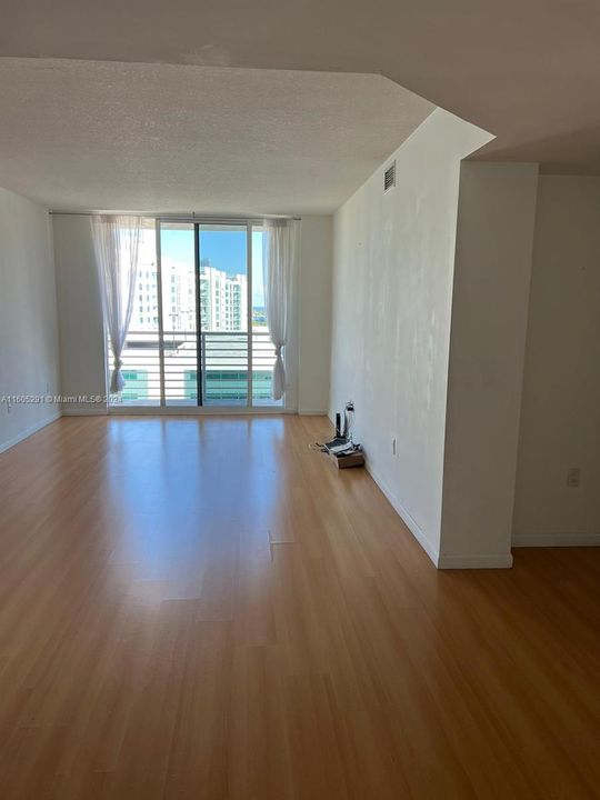 Recently Rented: $2,785 (2 beds, 2 baths, 1075 Square Feet)