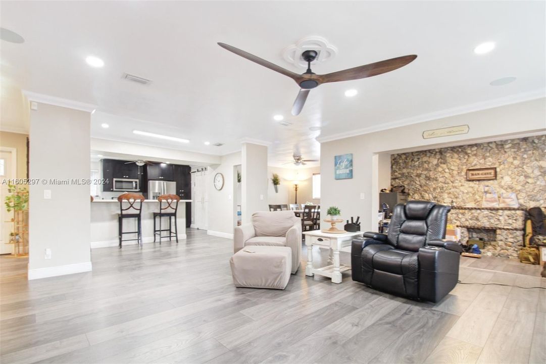 For Sale: $620,000 (3 beds, 2 baths, 2048 Square Feet)