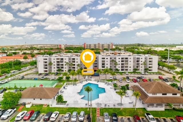 Recently Sold: $320,000 (2 beds, 2 baths, 867 Square Feet)