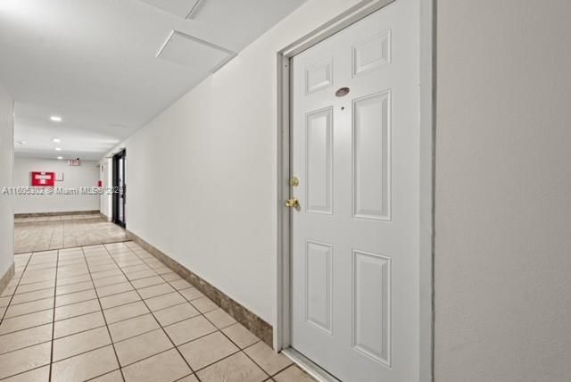 For Sale: $320,000 (2 beds, 2 baths, 867 Square Feet)