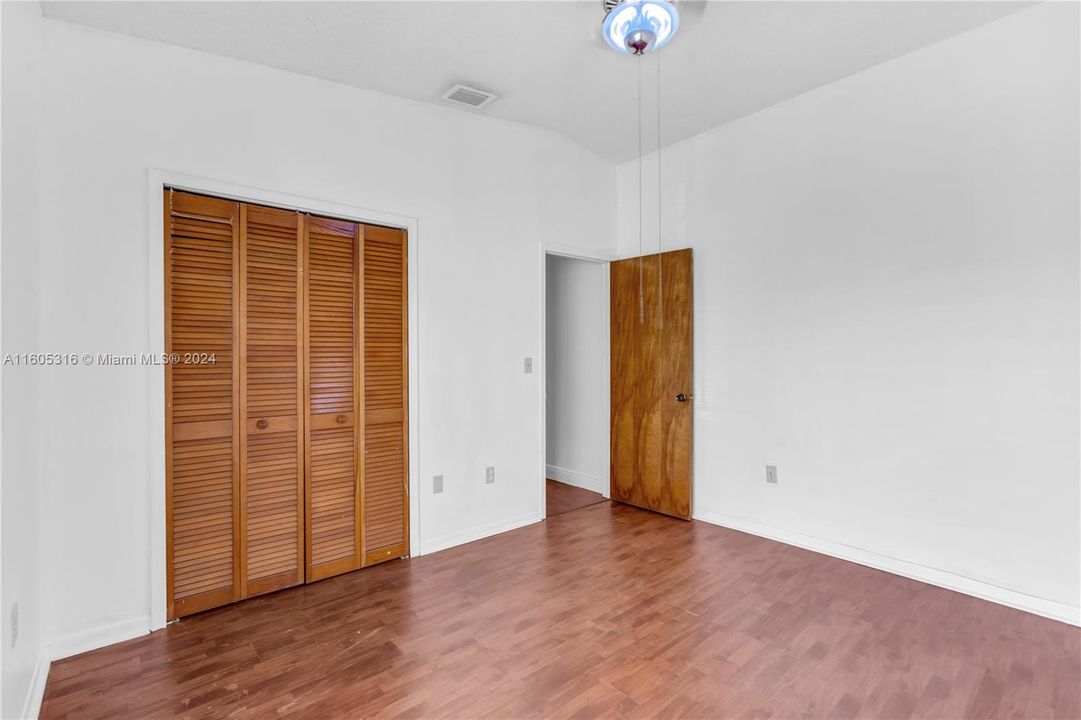 Activo con contrato: $449,900 (3 camas, 2 baños, 1593 Pies cuadrados)