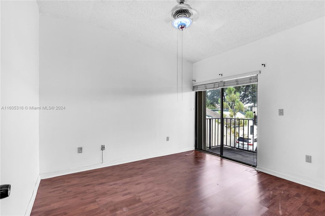 For Sale: $465,000 (3 beds, 2 baths, 1593 Square Feet)