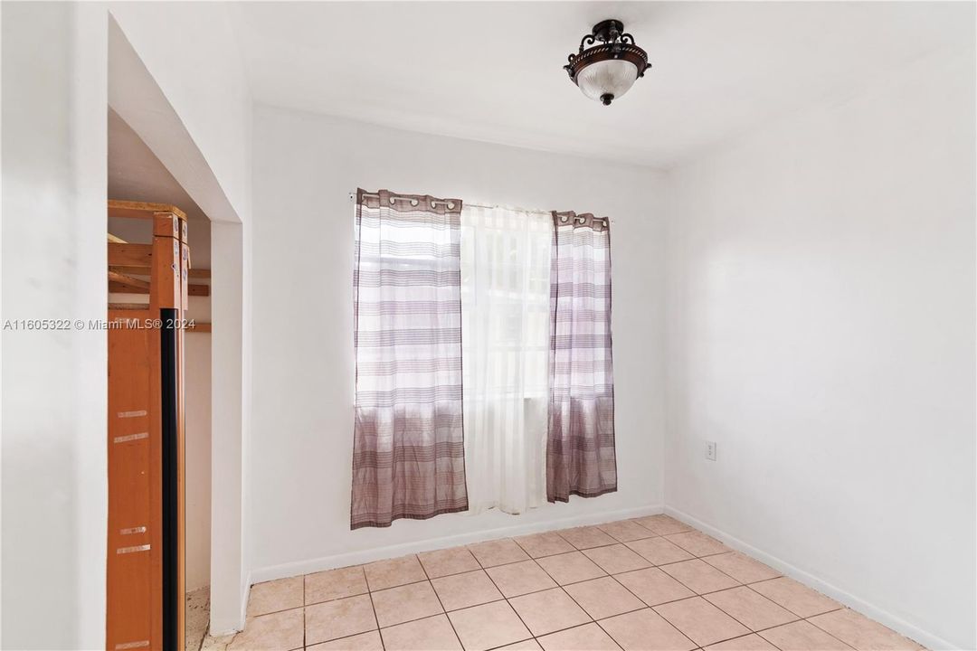 For Rent: $2,600 (3 beds, 1 baths, 0 Square Feet)