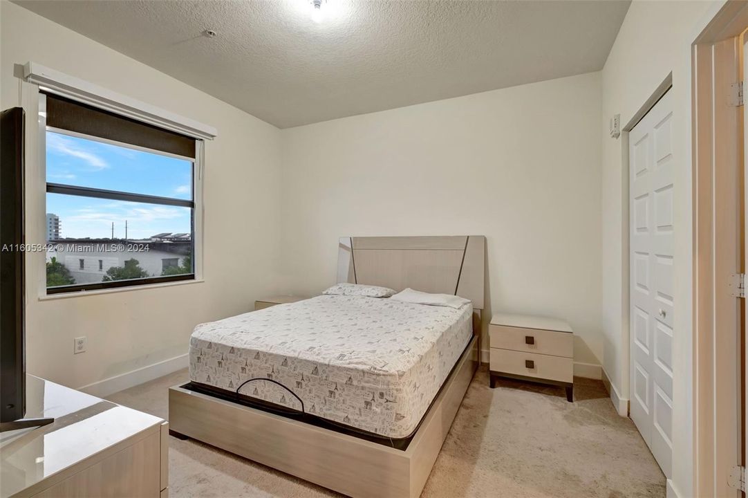 For Rent: $2,800 (2 beds, 2 baths, 964 Square Feet)