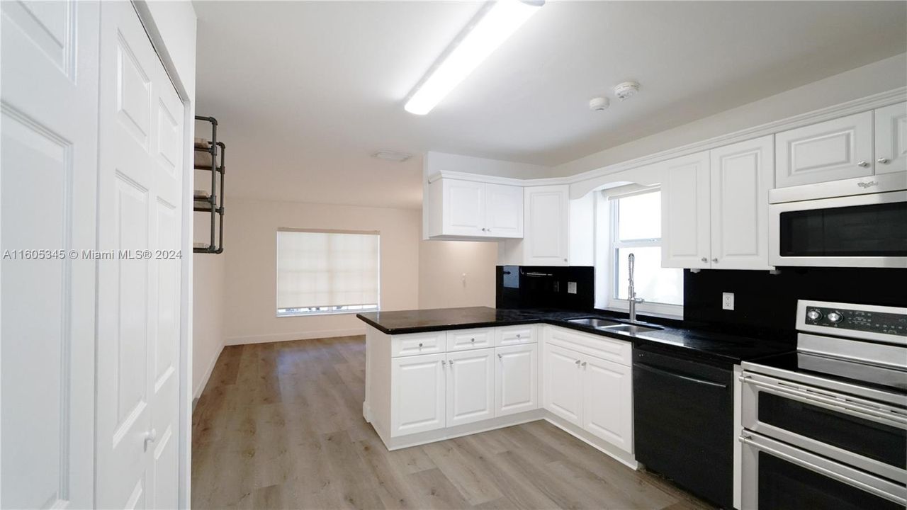 Active With Contract: $4,400 (4 beds, 2 baths, 1692 Square Feet)