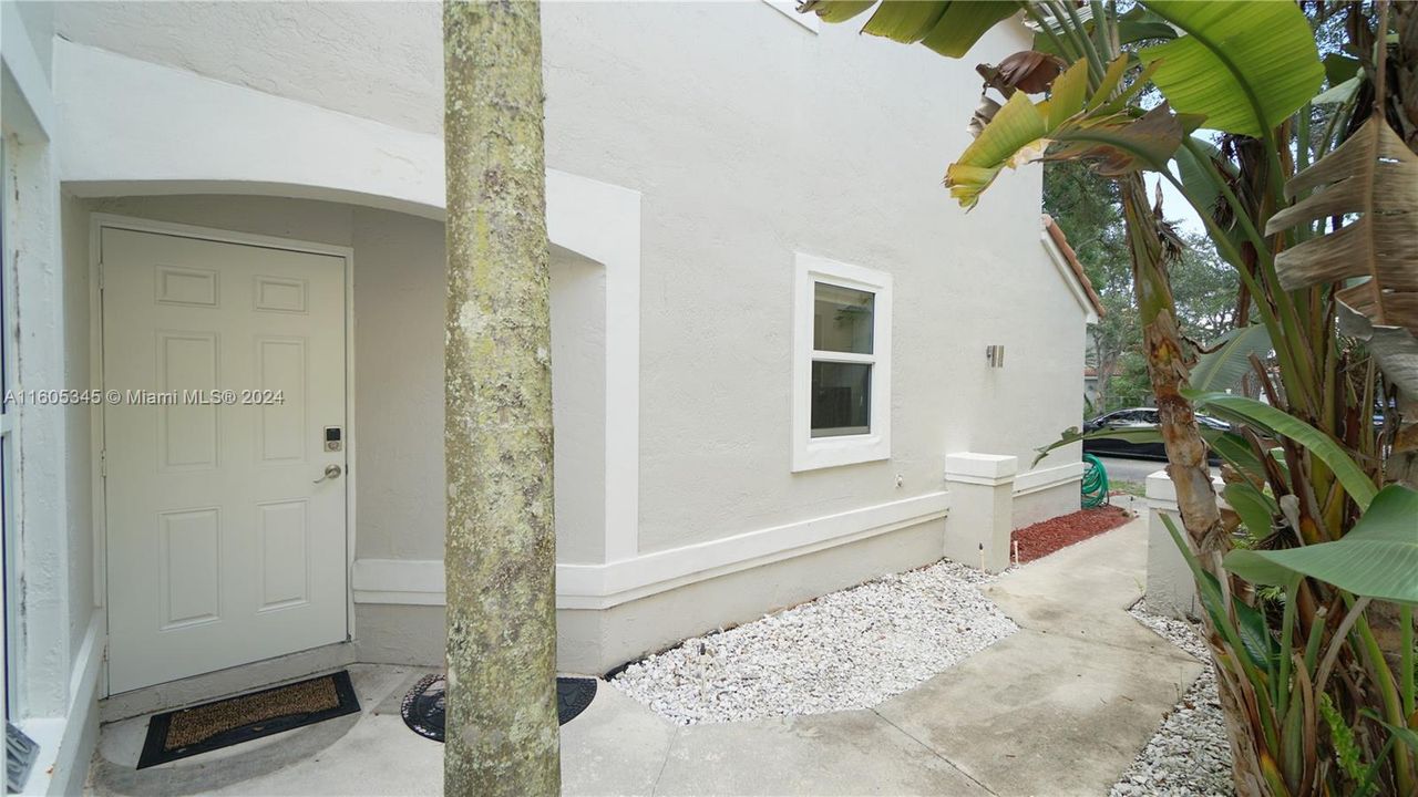 Active With Contract: $4,400 (4 beds, 2 baths, 1692 Square Feet)