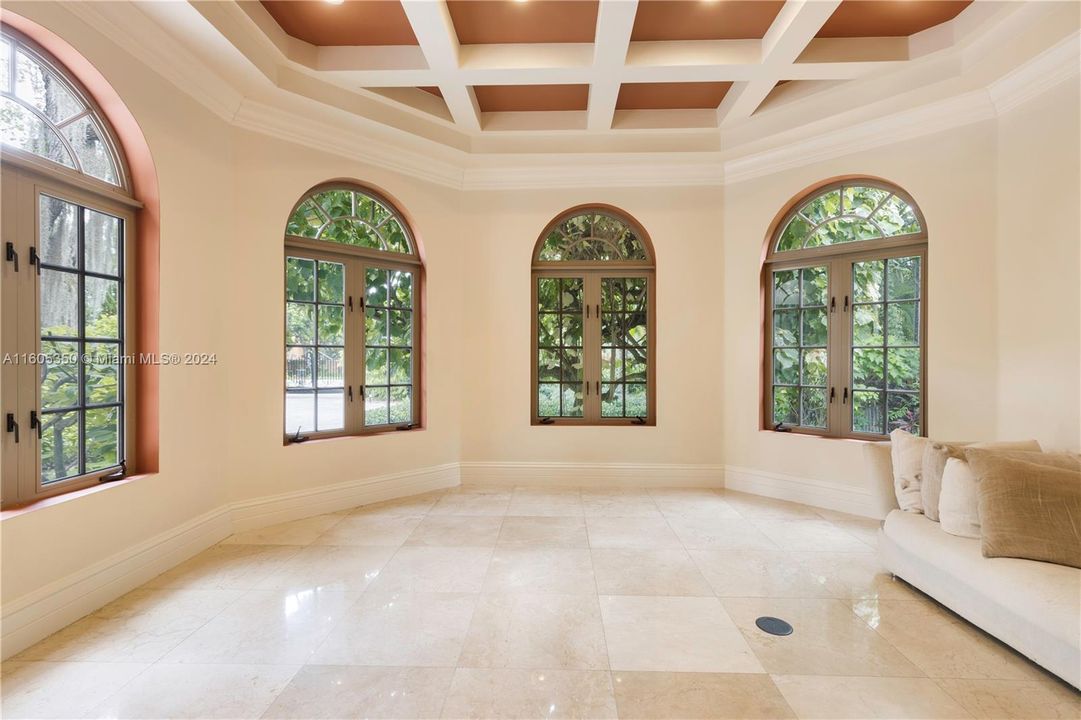 For Sale: $4,600,000 (7 beds, 6 baths, 6891 Square Feet)