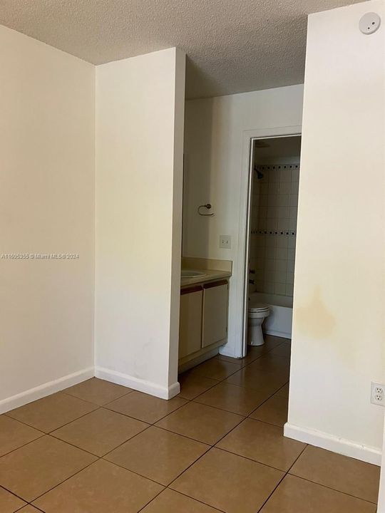 Recently Rented: $1,550 (1 beds, 1 baths, 620 Square Feet)