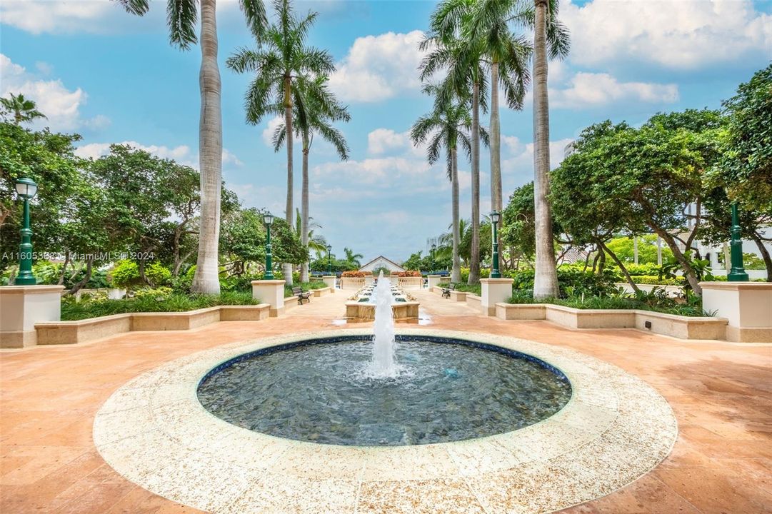 pool courtyard w/ fountains