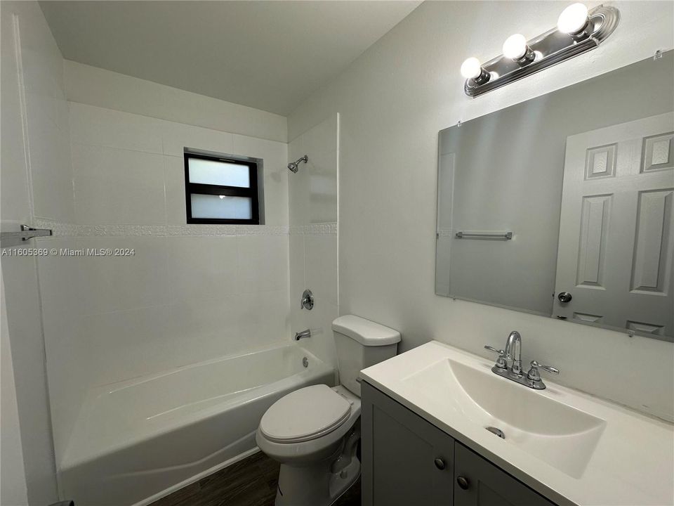 Active With Contract: $1,950 (2 beds, 1 baths, 0 Square Feet)