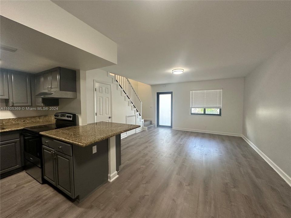 Active With Contract: $1,950 (2 beds, 1 baths, 0 Square Feet)