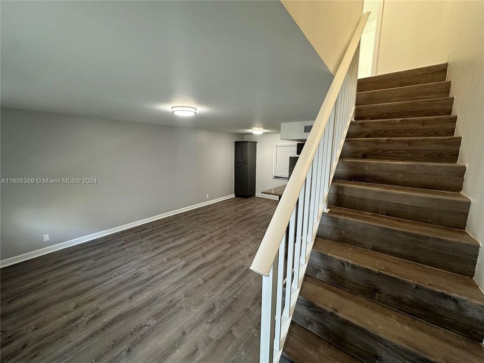 Active With Contract: $1,950 (2 beds, 1 baths, 0 Square Feet)