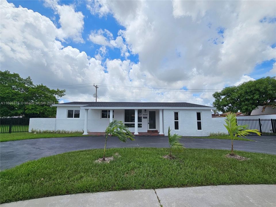 For Sale: $875,000 (3 beds, 2 baths, 1347 Square Feet)