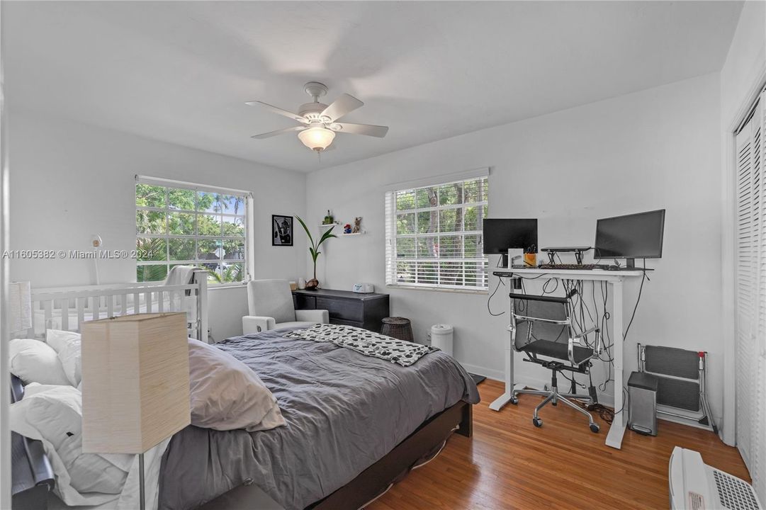 Recently Sold: $1,599,000 (2 beds, 1 baths, 1209 Square Feet)