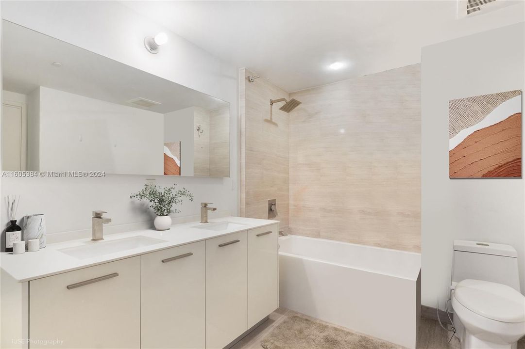 For Sale: $589,000 (1 beds, 1 baths, 696 Square Feet)