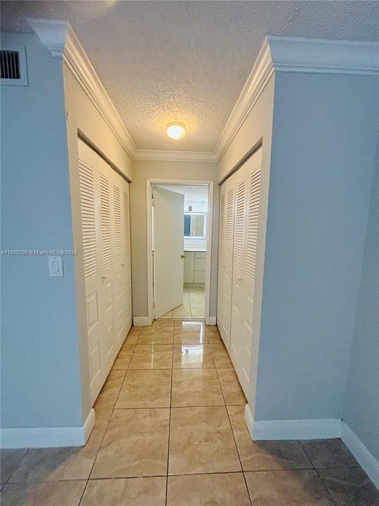 Active With Contract: $2,750 (2 beds, 2 baths, 1105 Square Feet)