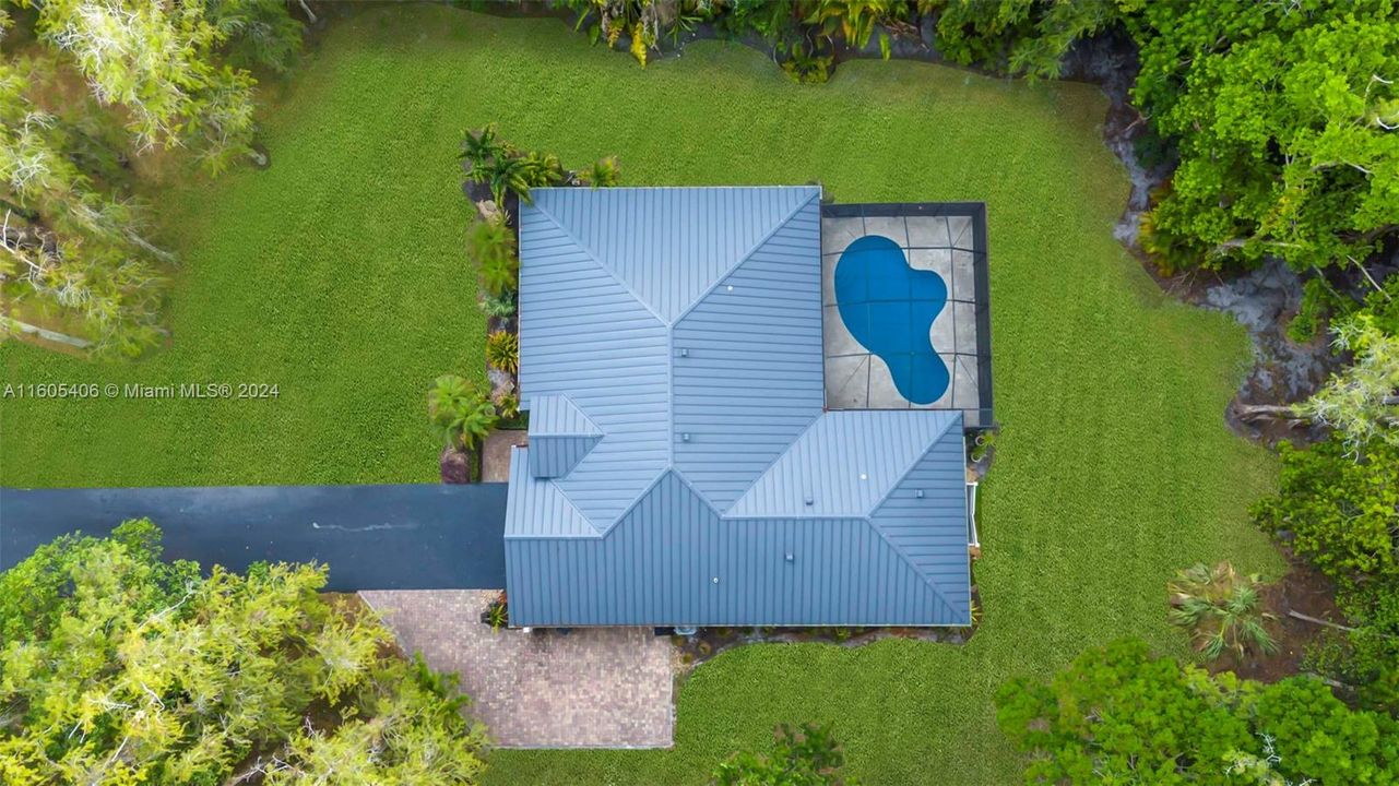 1+ Acre + Pool & Metal Roof