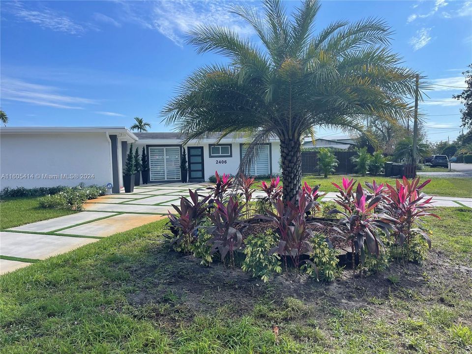 For Sale: $1,240,000 (3 beds, 2 baths, 1462 Square Feet)