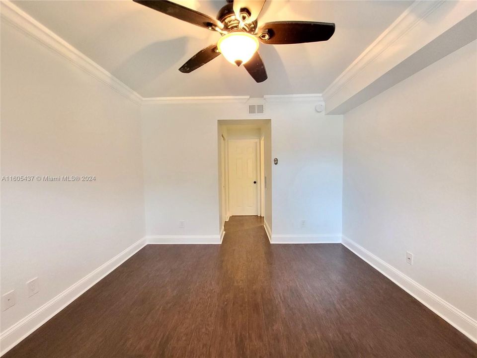 For Rent: $1,940 (1 beds, 1 baths, 805 Square Feet)