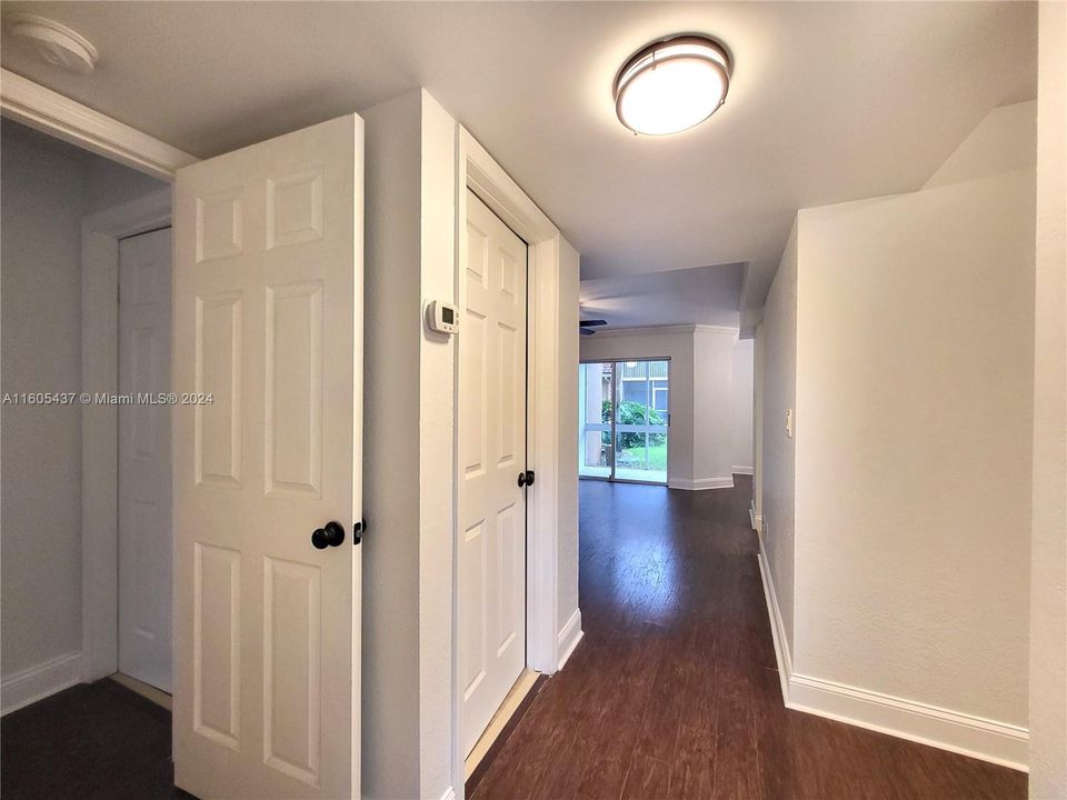 Recently Rented: $1,940 (1 beds, 1 baths, 805 Square Feet)