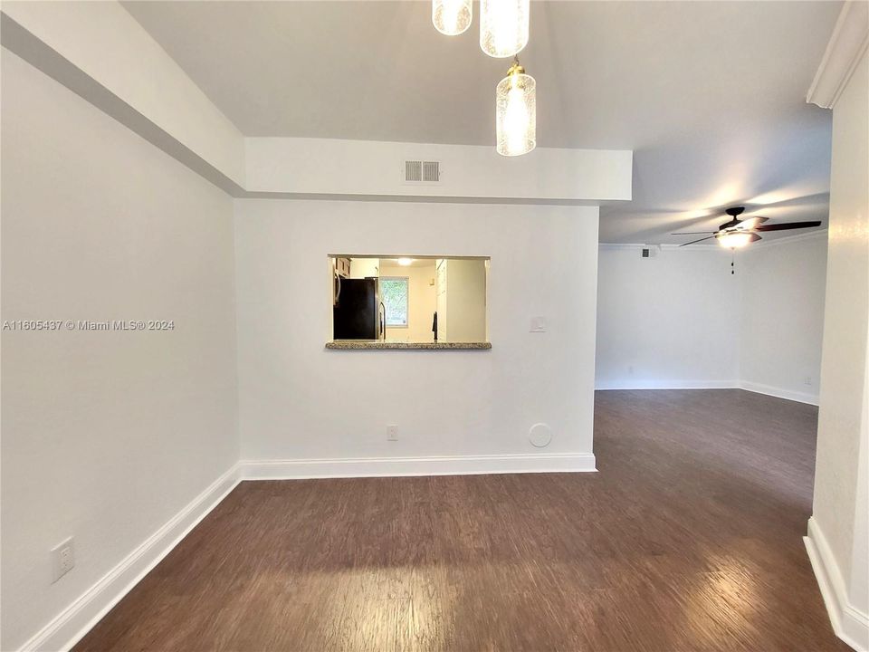 Recently Rented: $1,940 (1 beds, 1 baths, 805 Square Feet)