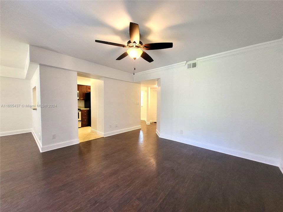 Recently Rented: $1,940 (1 beds, 1 baths, 805 Square Feet)