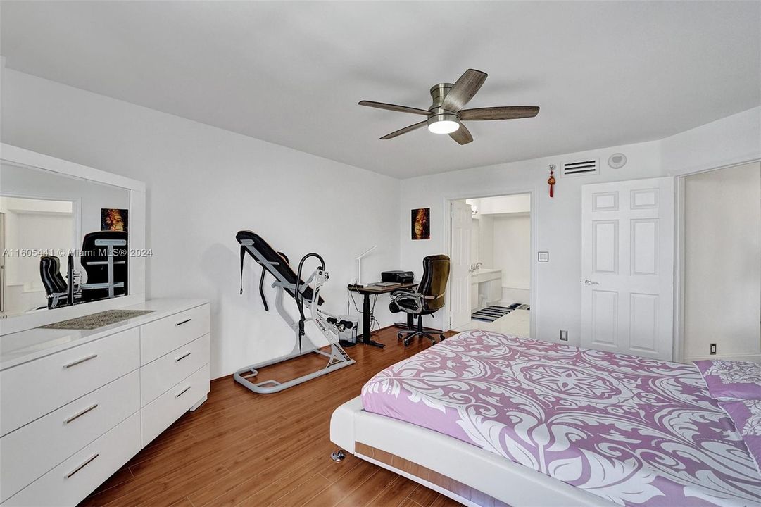 For Sale: $660,000 (2 beds, 2 baths, 1365 Square Feet)