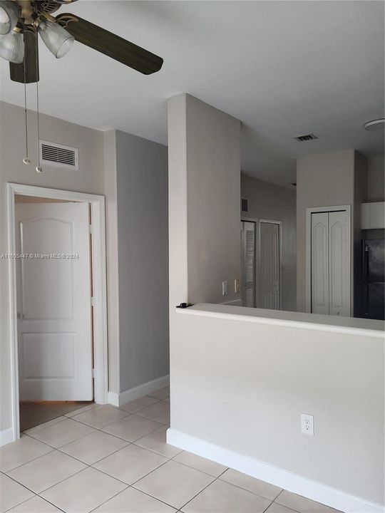 For Rent: $2,200 (3 beds, 2 baths, 1060 Square Feet)