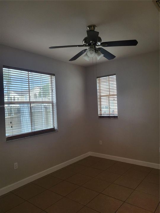 For Rent: $2,200 (3 beds, 2 baths, 1060 Square Feet)