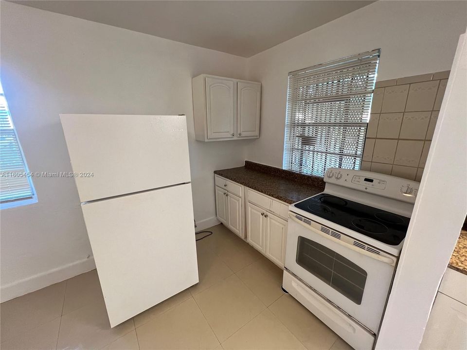 Recently Rented: $1,400 (0 beds, 1 baths, 400 Square Feet)