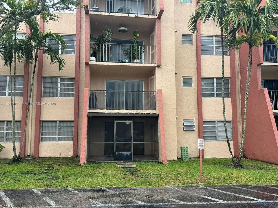 Recently Sold: $299,990 (2 beds, 2 baths, 1009 Square Feet)