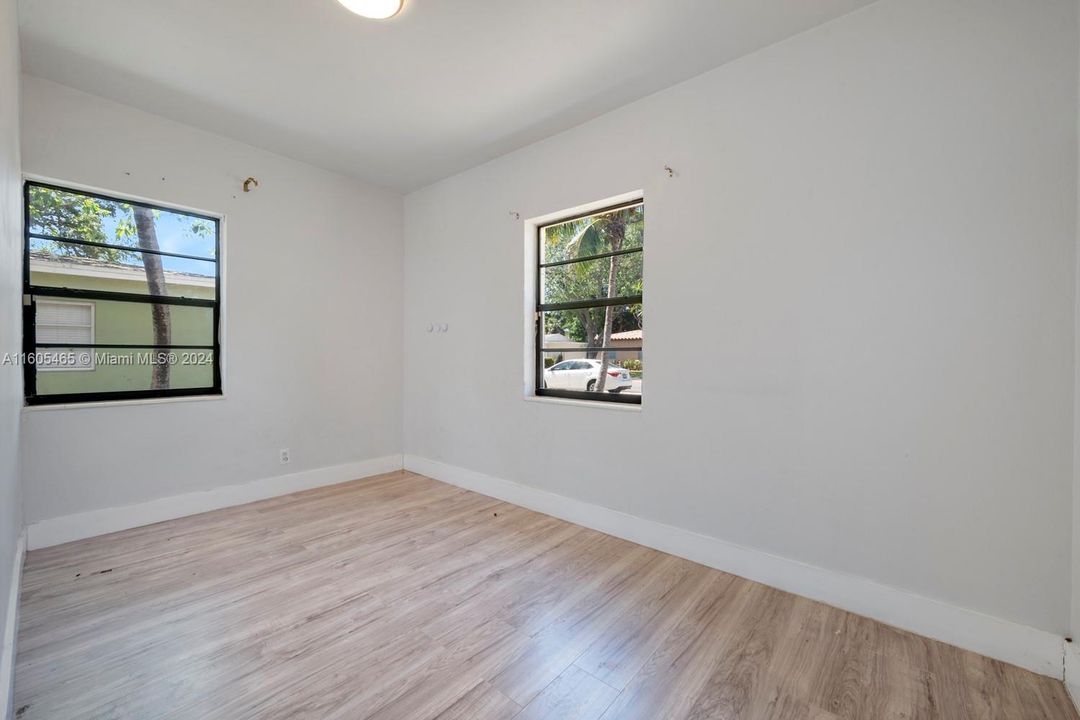 For Sale: $575,000 (4 beds, 2 baths, 1230 Square Feet)