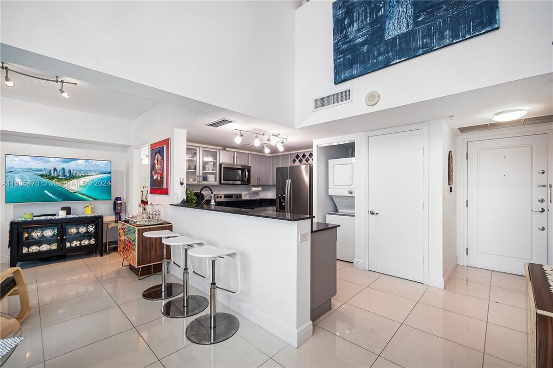 For Sale: $408,000 (1 beds, 2 baths, 1268 Square Feet)