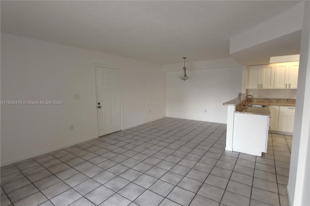 For Rent: $2,250 (2 beds, 2 baths, 1113 Square Feet)