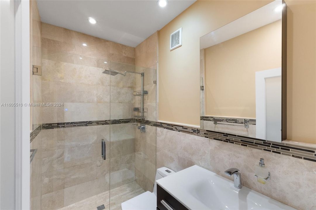 Active With Contract: $4,000 (4 beds, 2 baths, 1743 Square Feet)