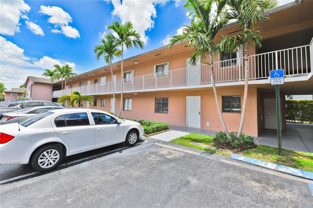 For Rent: $2,290 (2 beds, 1 baths, 954 Square Feet)