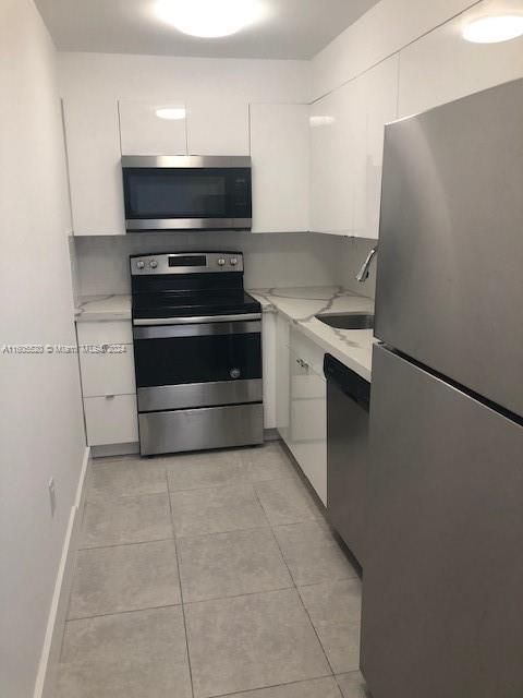 For Rent: $2,400 (2 beds, 2 baths, 798 Square Feet)