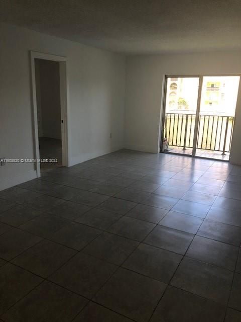 For Rent: $2,400 (2 beds, 2 baths, 798 Square Feet)