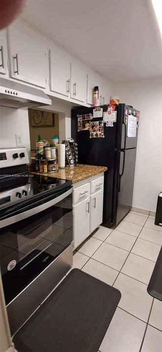 For Sale: $240,000 (1 beds, 1 baths, 614 Square Feet)