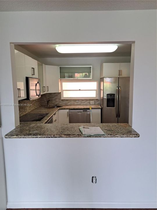 For Rent: $3,200 (1 beds, 1 baths, 870 Square Feet)