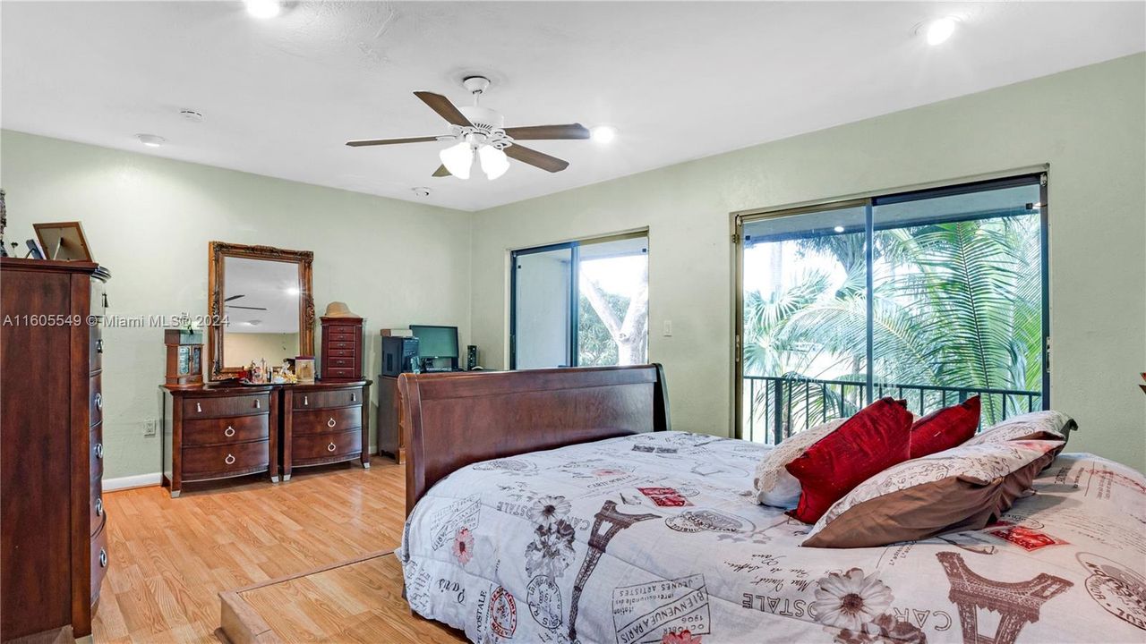 For Sale: $495,500 (2 beds, 2 baths, 1600 Square Feet)