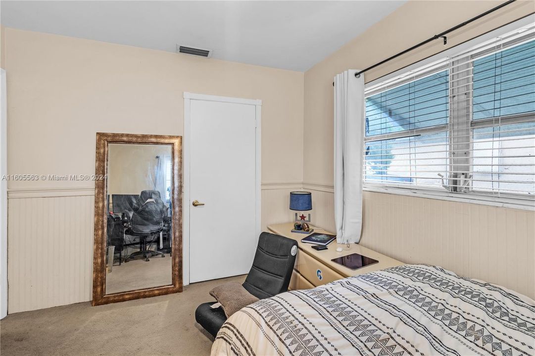 Active With Contract: $399,000 (3 beds, 2 baths, 1285 Square Feet)